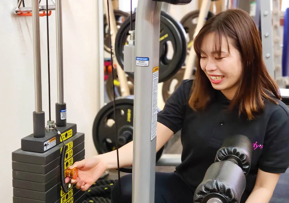 トレーナーによるマシン指導
